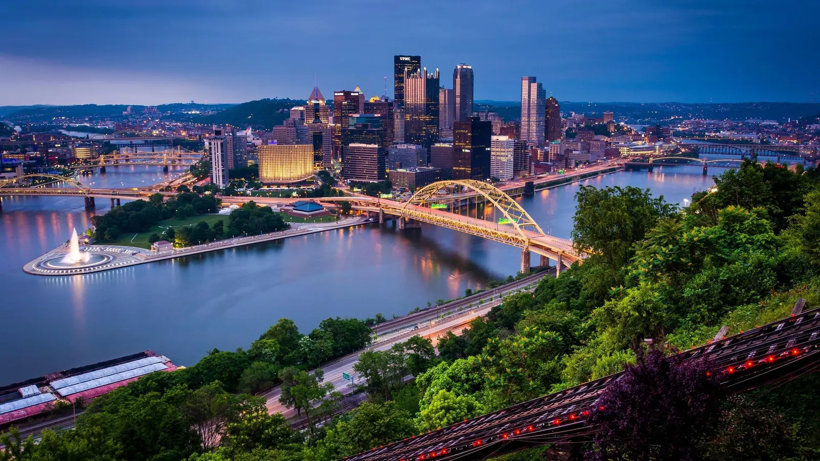 Lawn Care and Maintenance Services in the Pittsburgh Area — Keystone Green lawn and landscape photography, image 2